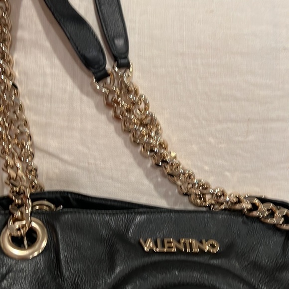 Valentino, black, leather shoulder bag with chain - Picture 6 of 9